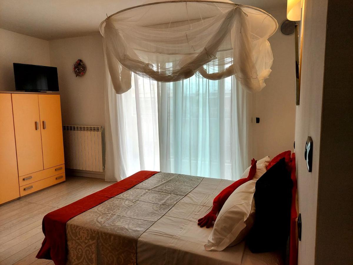 Apartmán Regina Margherita Rimini Exteriér fotografie