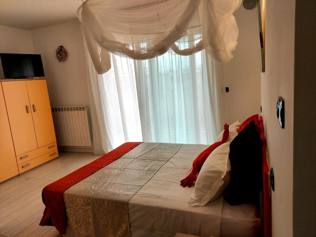 Apartmán Regina Margherita Rimini Exteriér fotografie